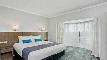 Cairns Sheridan Hotel - cairns to airport shuttle