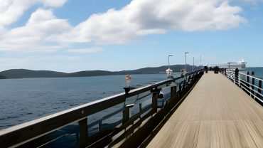 Explore The Palm Cove Jetty in Queensland Australia using Cairns airport transfers to Palm Cove